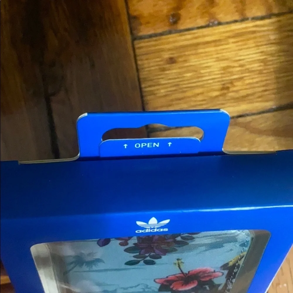 NWT Adidas unisex floral booklet case for 6/6s/7/8